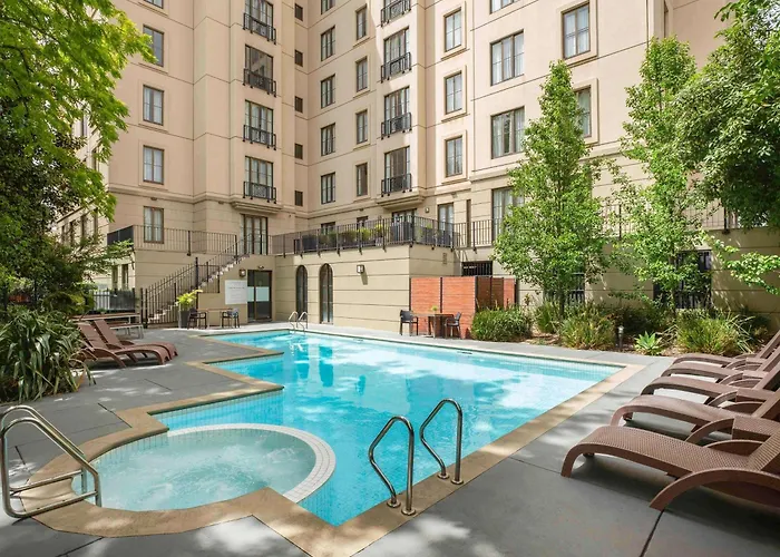 Mantra On Jolimont MelbourneAparthotel